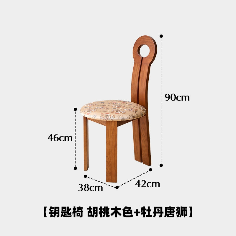 Mittelalterlicher Esszimmerstuhl aus Massivholz, bestickter Stuhl mit weicher Tasche, französischer Retro-Esszimmerstuhl für Cafés, Stuhl mit nordischer Rückenlehne 