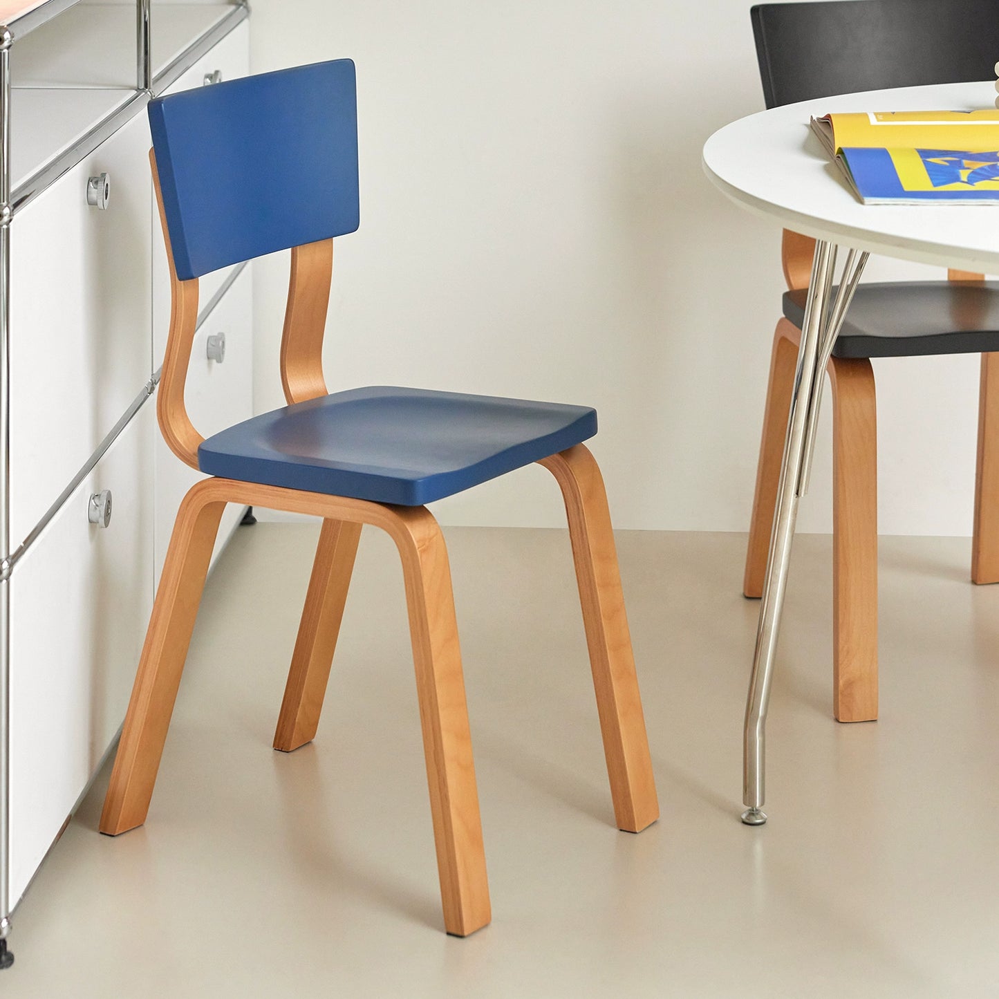 Mittelalterlicher Schreibtisch und Stuhl BC40 Designer-Esszimmerstuhl für kleine Wohnungen, Ins Log Wind, minimalistischer Stuhl mit Rückenlehne 