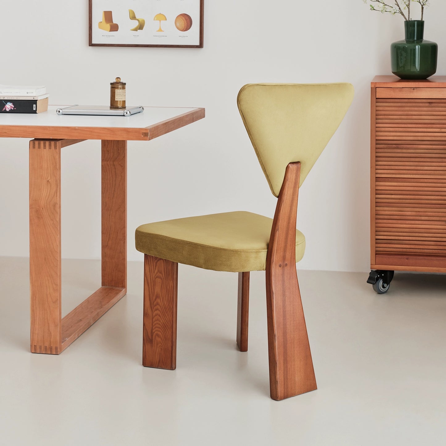 Designer Esszimmerstuhl Haushalt mittelalterlichen Massivholzstuhl Flanell Licht Luxus High-End künstlerische Hocker Rückenlehne 