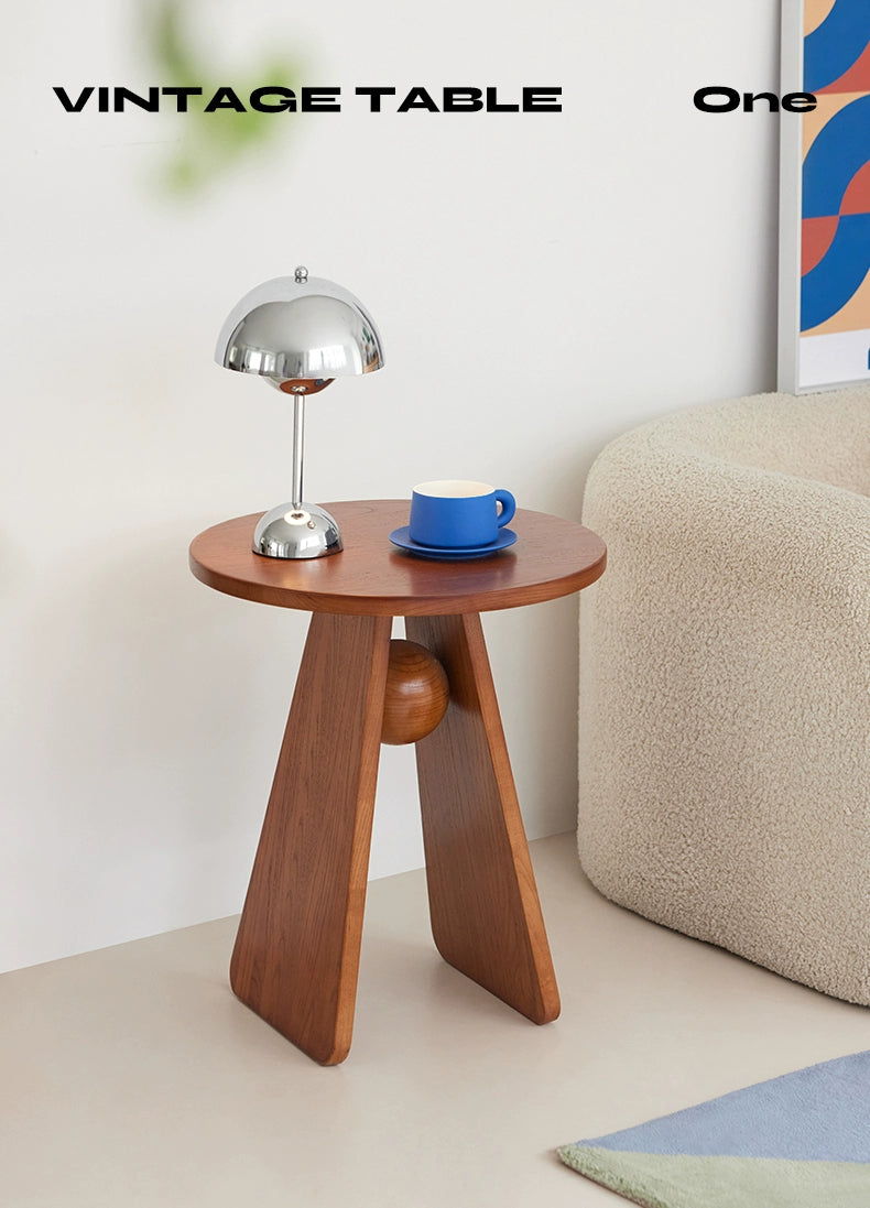 Mittelalterliche Massivholzkante paar Designer Licht Luxus High-End kleiner Couchtisch kreative Nachttisch Balkon kleiner Tisch 