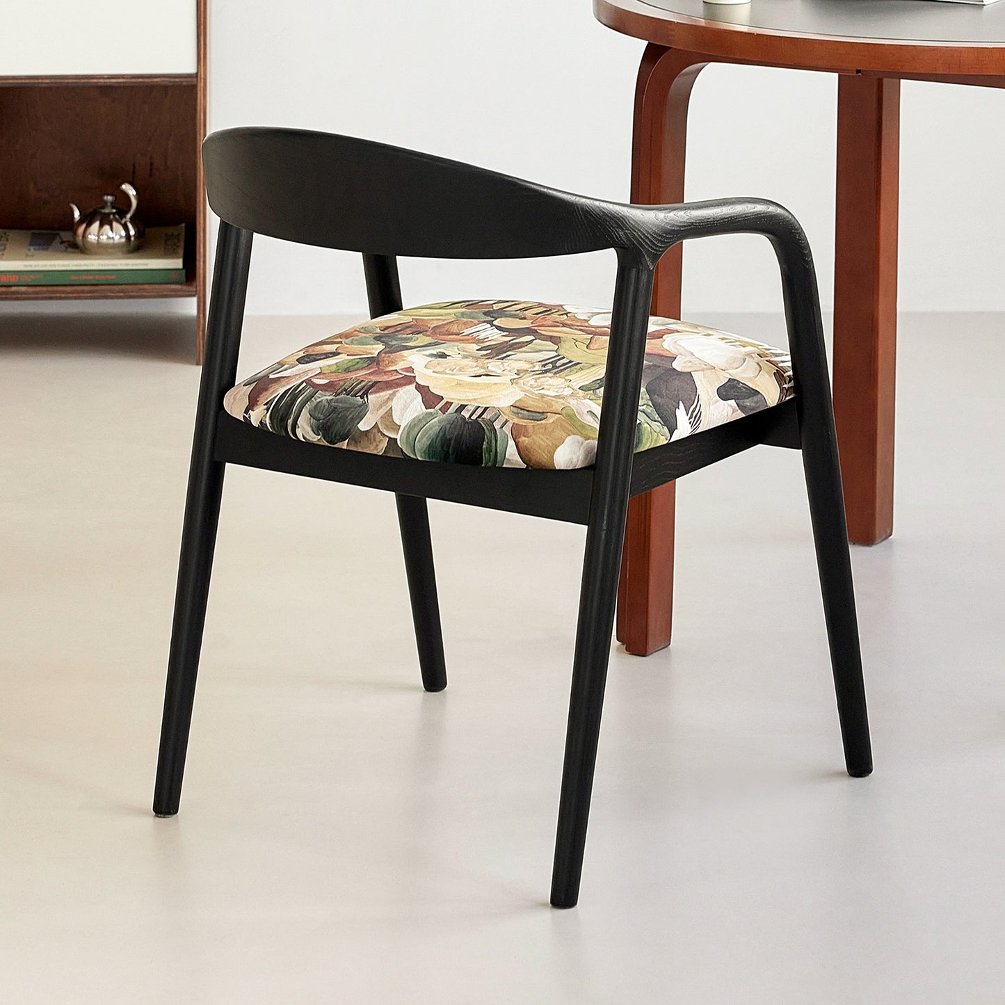 Retro Massivholz Esszimmerstuhl Neue chinesische Rückenlehne Hocker Soft Bag Casual Tee Sessel Licht Luxus Premium 