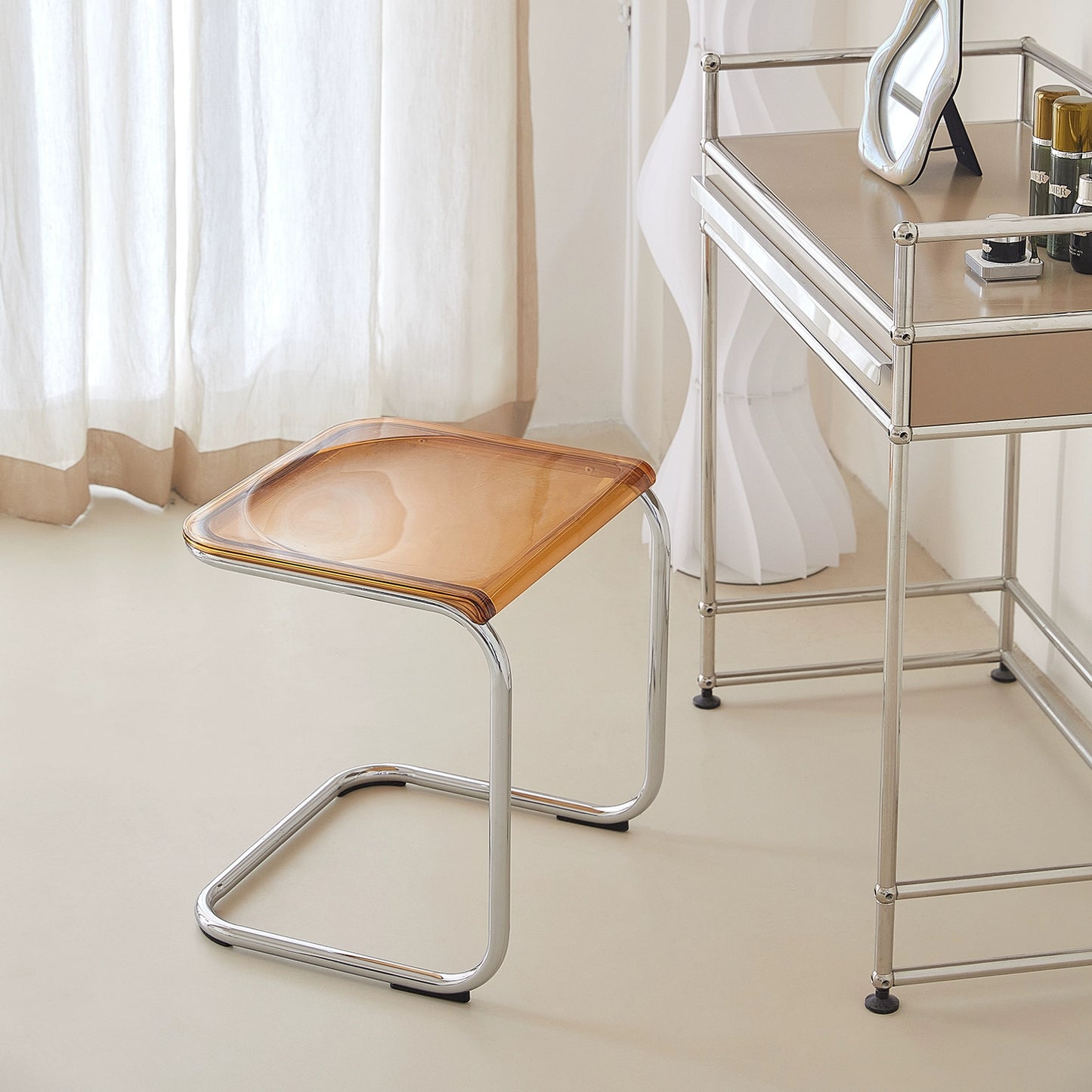 Couchtischhocker, einfacher Make-up-Hocker für den Haushalt, Internet-Promi-Hocker, kleiner Hocker, fortschrittlicher Sinn, sitzender, bequemer Schuhwechselhocker 