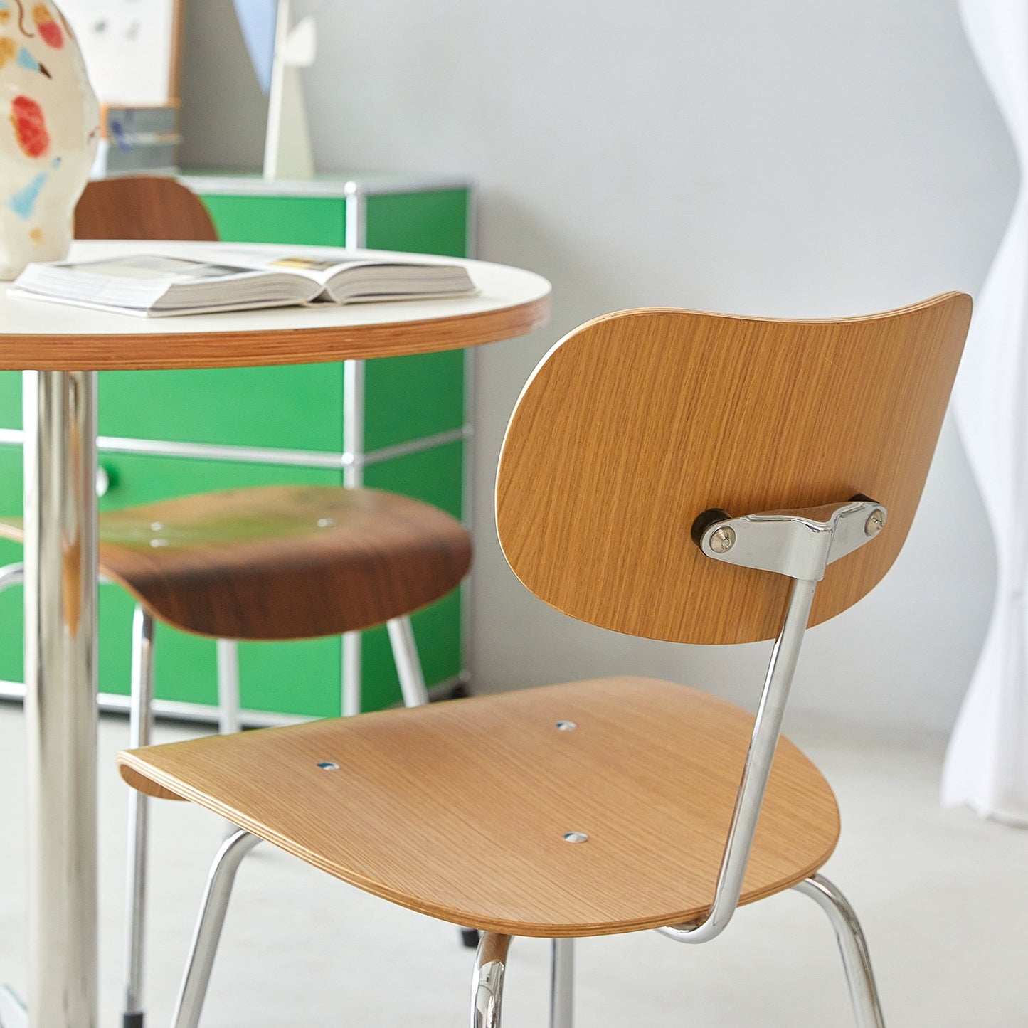 Esszimmerstuhl aus Massivholz für den Haushalt, mittelalterlicher Designerstuhl, nordischer minimalistischer Caféstuhl im Ins-Stil 