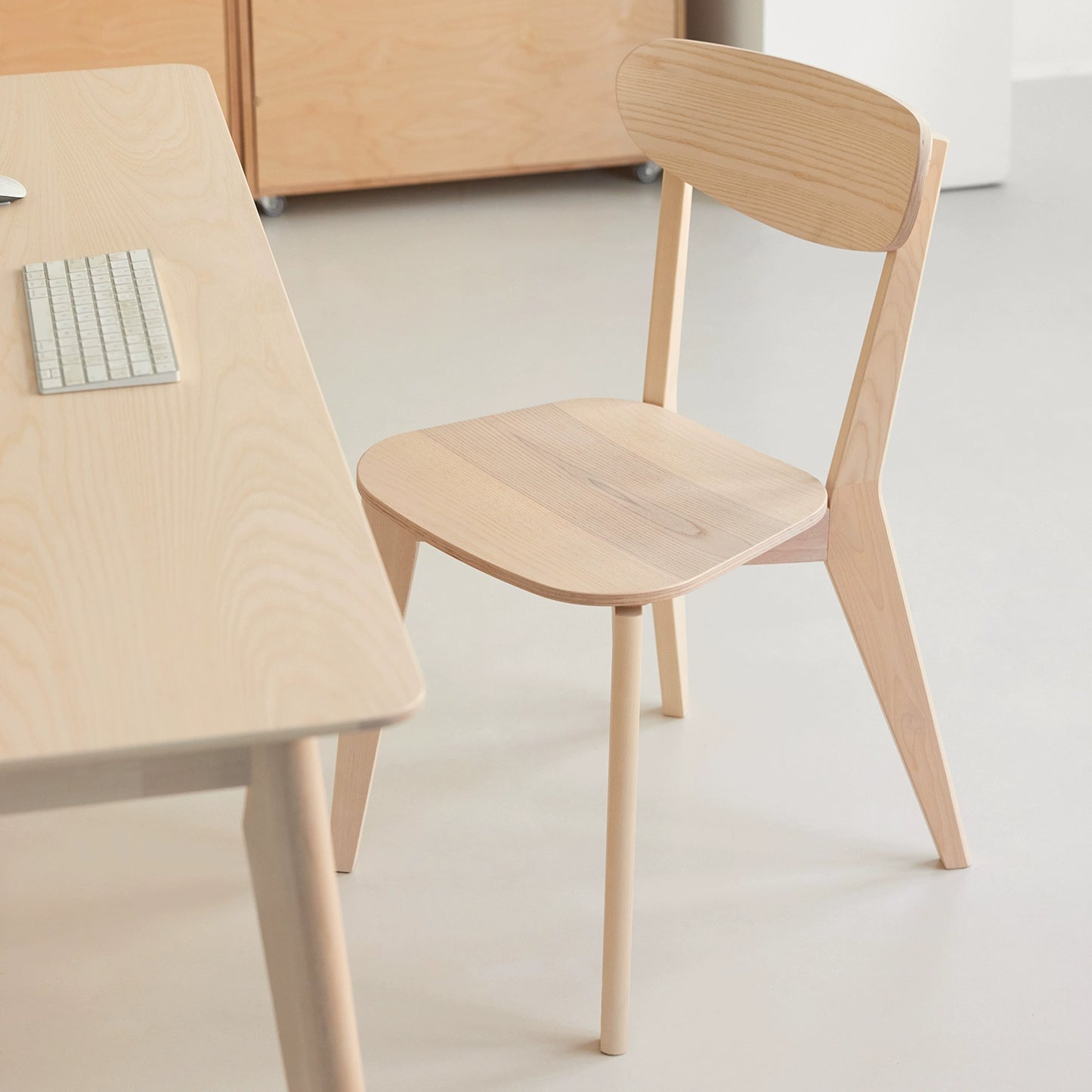 Esszimmerstuhl aus massivem Holz, mittelalterlich, minimalistisch, Ins, Log-Stil, Schreibtischstuhl, Wohnzimmer, Zuhause, Wabi Sabi, Rückenlehnenhocker 