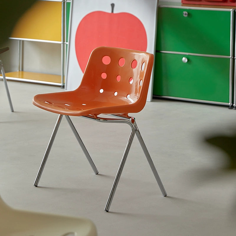 Mittelalterlicher Esszimmerstuhl mit Loch, Käsestuhl, koreanischer Ins-Caféstuhl, Haushaltshocker mit Kunststoffrückenlehne 