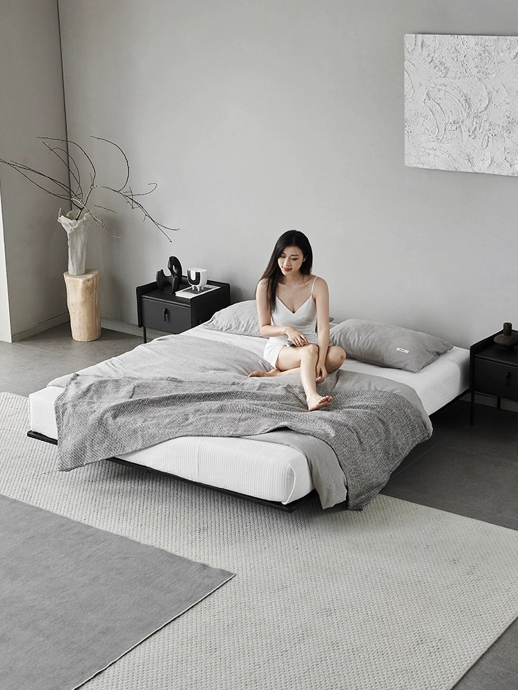 Italian Minimalist Bedside Suspension Bed 2022 New Master Bedroom Modern Light Luxury with Sensor Lamp Solid Wood Double Bed