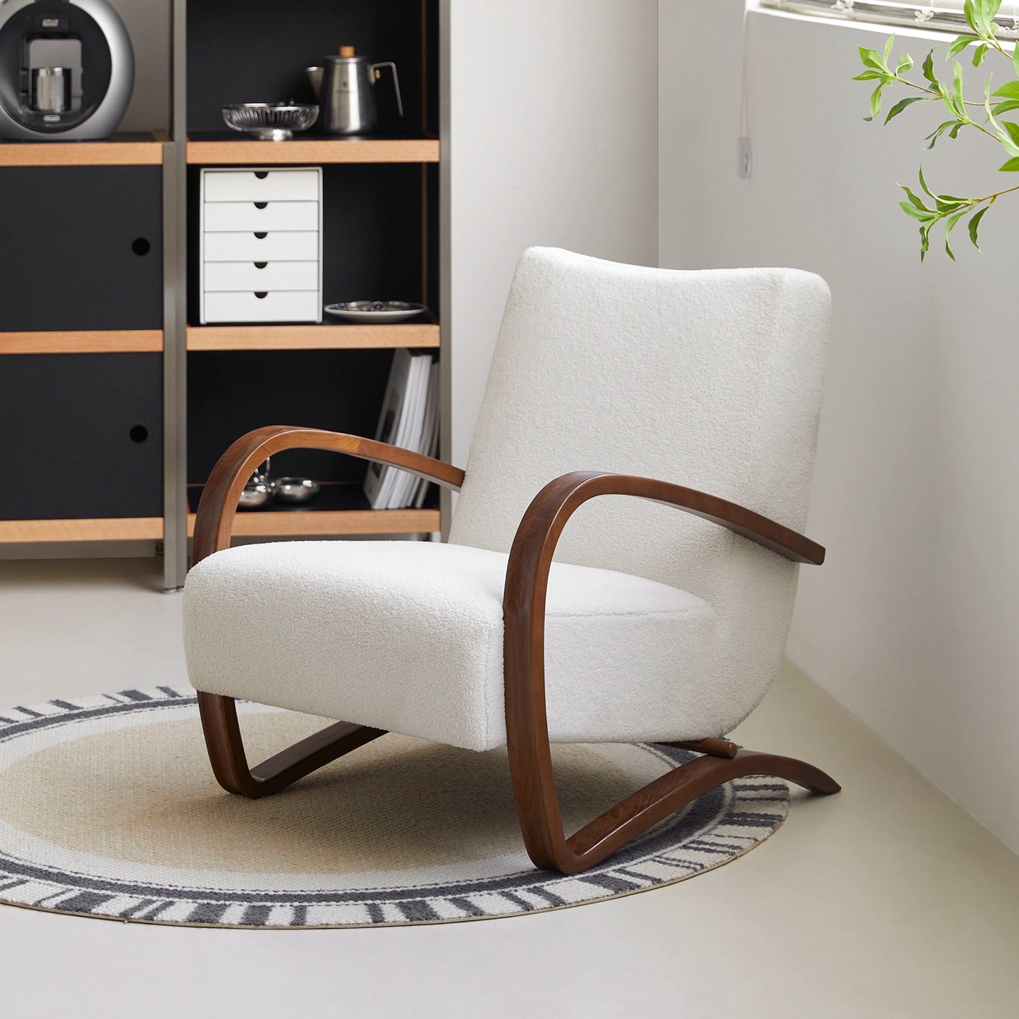 Mittelalterlicher Einzelsofastuhl Wohnzimmer Designer minimalistischer Freizeitstuhl leichter Luxus High-End-Masterstuhl 