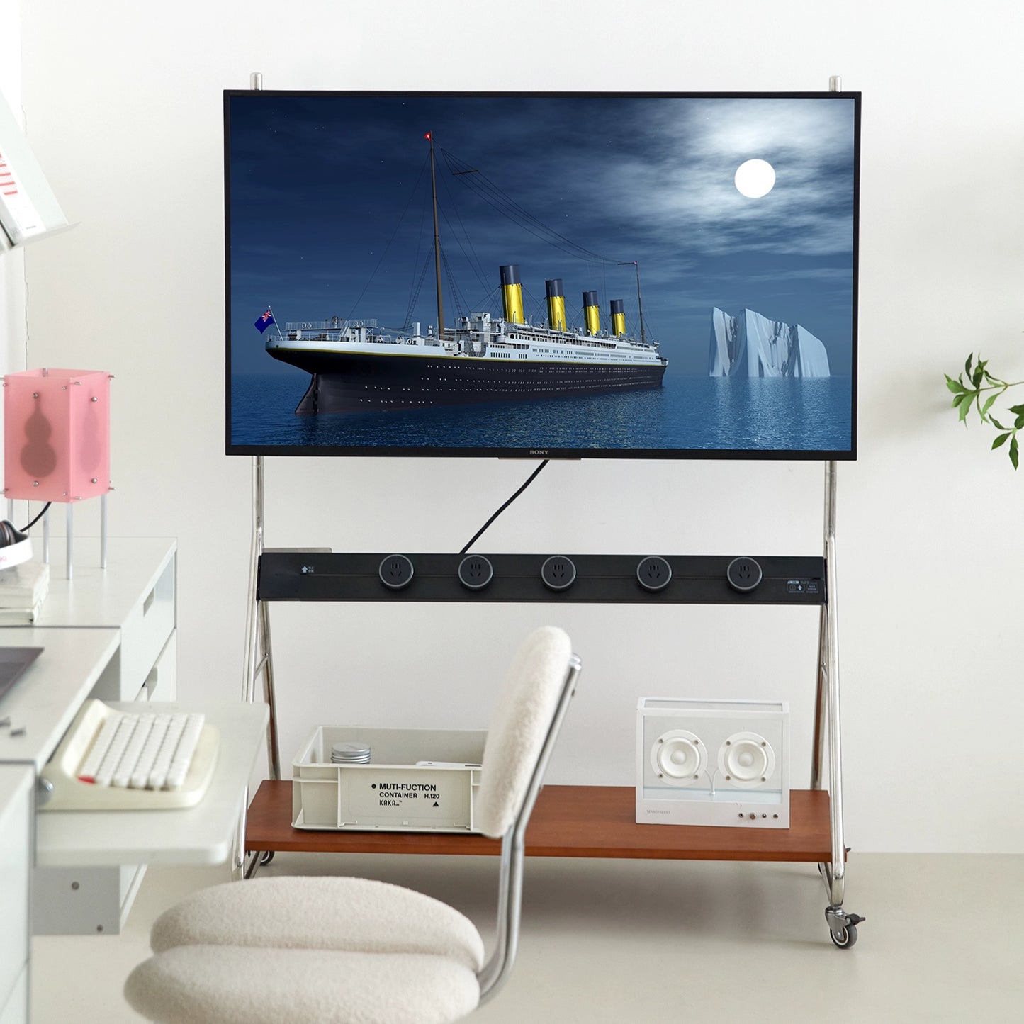 Retro-Designer-TV-Ständer, abnehmbarer nordischer Boden-TV-Ständer, kleine Wohnung mit Strom 