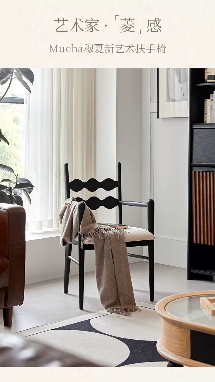 Mittelalterlicher Esszimmerstuhl aus Massivholz, weiche Tasche, französischer Einzelstuhl, für Zuhause, nordische Designer diskutieren über Stuhlkreativität 