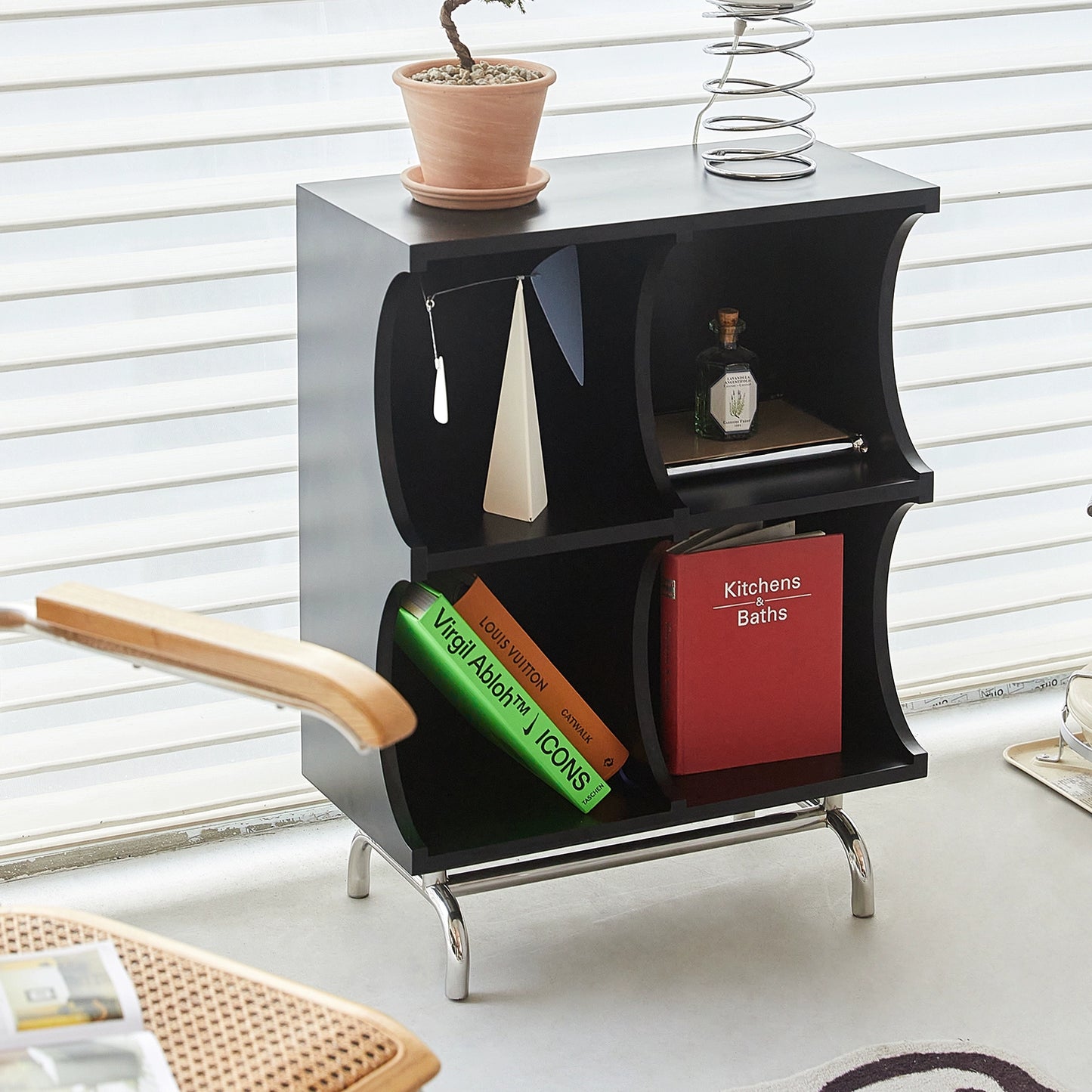 Mittelalterlicher Beistelltisch Minimalistischer moderner Nachttisch Massivholzregal Aufbewahrungsbücherregal Kreativer Esszimmer-Beistelltisch 