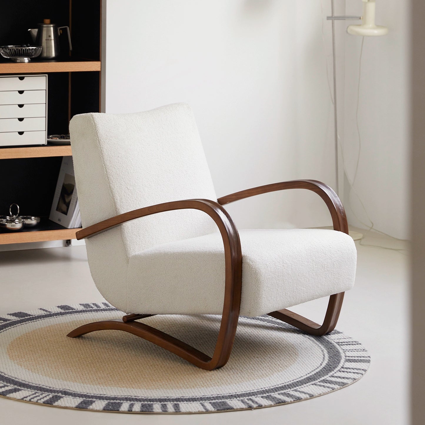 Mittelalterlicher Einzelsofastuhl Wohnzimmer Designer minimalistischer Freizeitstuhl leichter Luxus High-End-Masterstuhl 