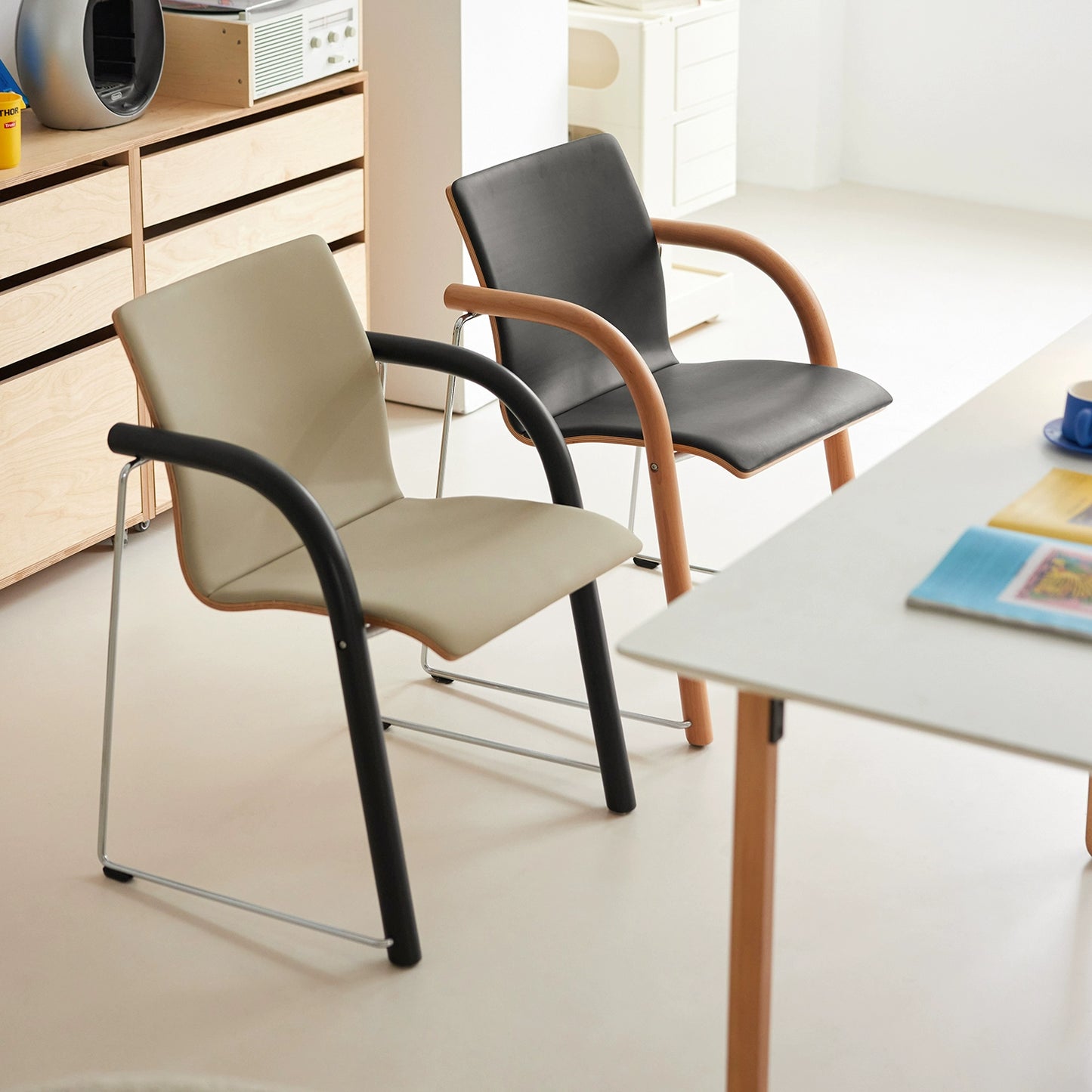 Nordic Retro Esszimmerstuhl Designer Light Luxury High-End-Stuhl Italienischer Verhandlungsstuhl Minimalistische Kreativität 