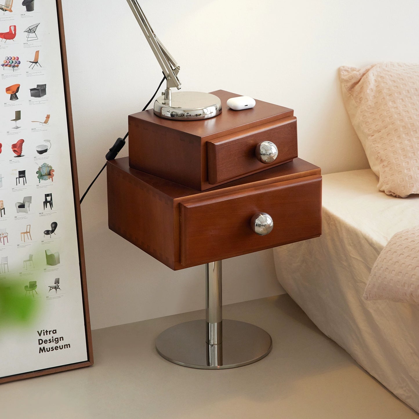 Mokamoa Mittelalterlicher Nachttisch aus Massivholz, Schlafzimmer, Heimaufbewahrung, Seitenschrank, kreativer, hochwertiger nordischer kleiner Schrank 