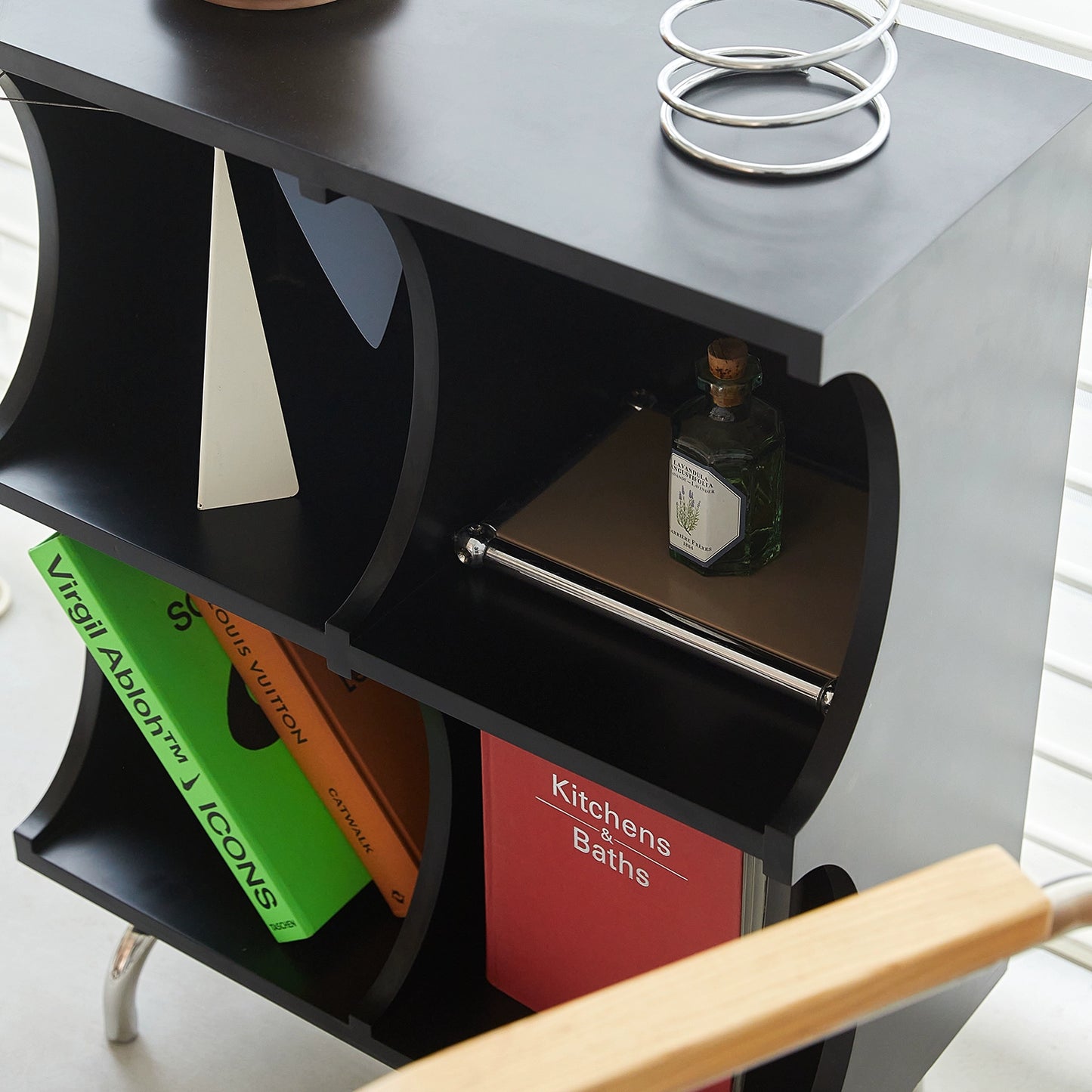 Mittelalterlicher Beistelltisch Minimalistischer moderner Nachttisch Massivholzregal Aufbewahrungsbücherregal Kreativer Esszimmer-Beistelltisch 