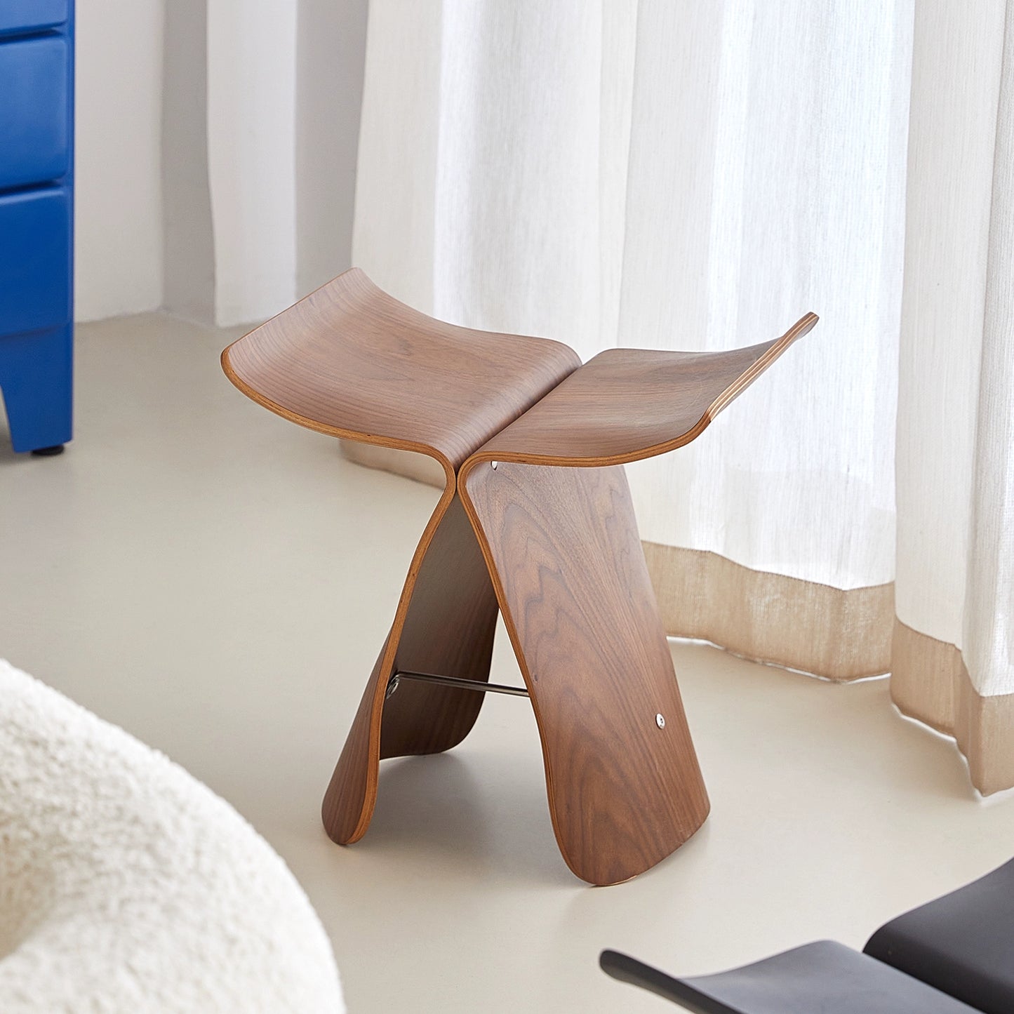 Schmetterlingshocker mittelalterlicher Designer niedriger Hocker kreativer Schuhwechselhocker dänischer künstlerischer Ankleidehocker 