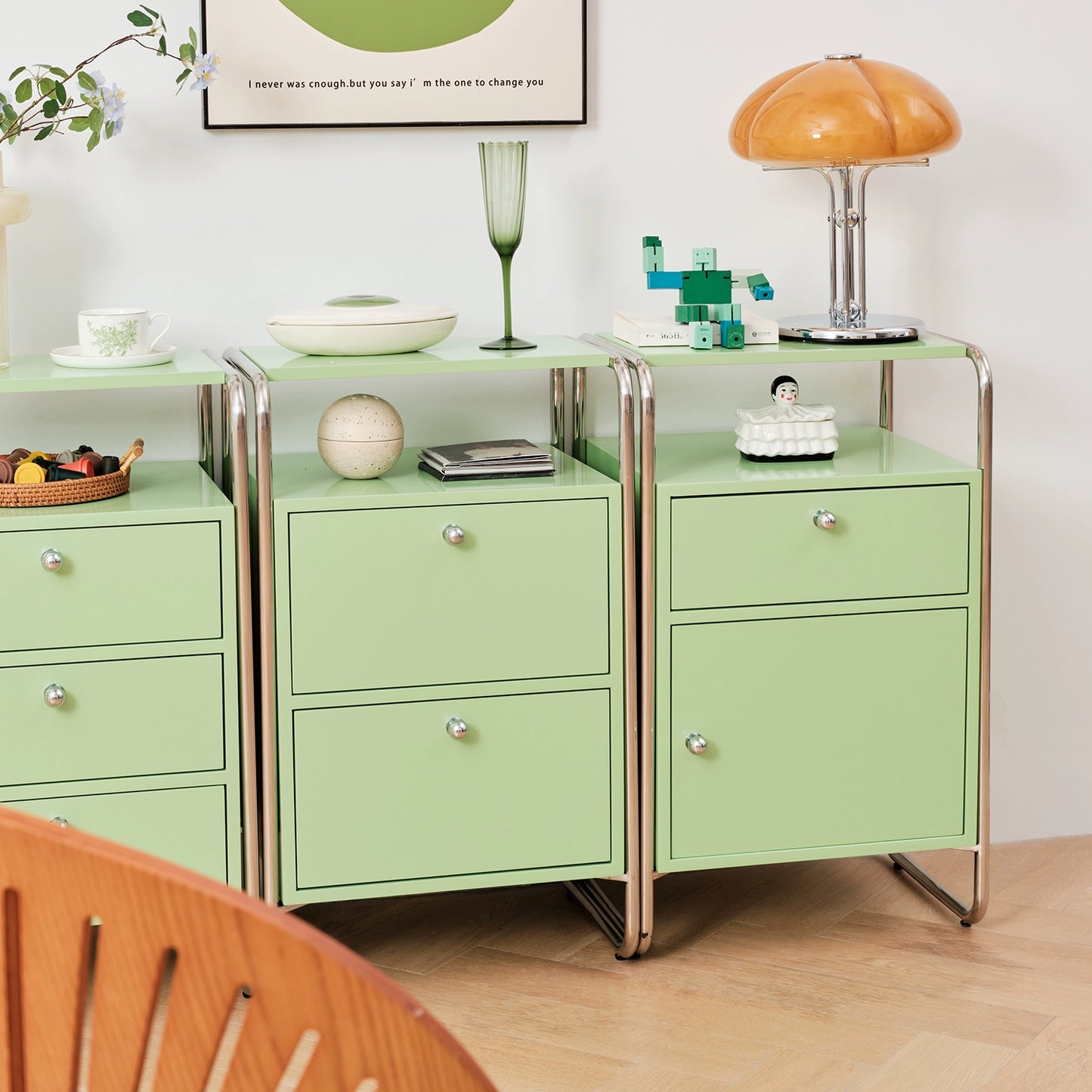 Kreativer mittelalterlicher Haushalts-Nachttisch, Aktenschrank aus Edelstahl, Wohnzimmer-Aufbewahrungsschrank, Sofa-Aufbewahrungs-Seitenschrank 