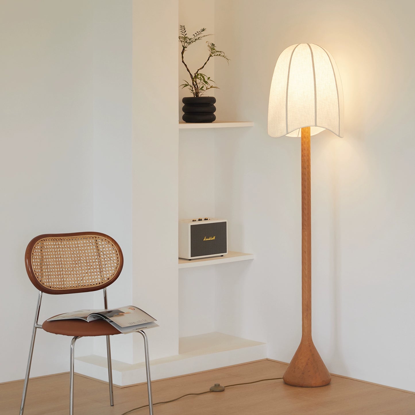 Mittelalterliche Massivholz-Stehlampe Wabi Sandy Wind Designerleuchte Luxus Wohnzimmer Dekorative Lampe Schlafzimmer Hohe Atmosphäre 