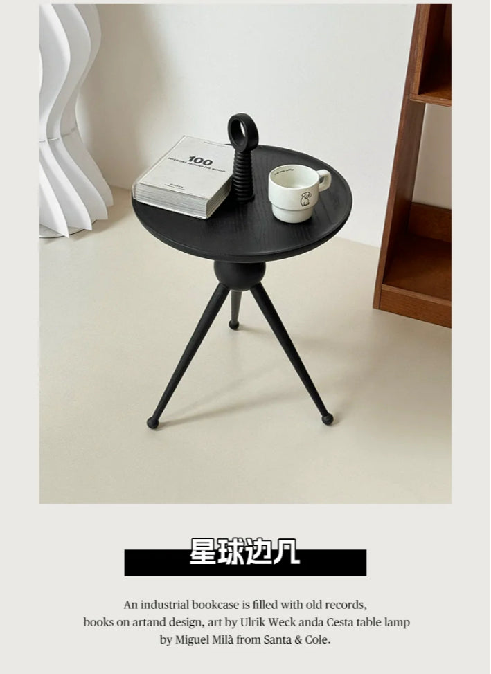 Sofakante aus Massivholz, wenige Wabi-Sabi-Windregale im japanischen Stil, kleine Wohnung, leichte Luxusecke, wenige Designer-Kreativität 